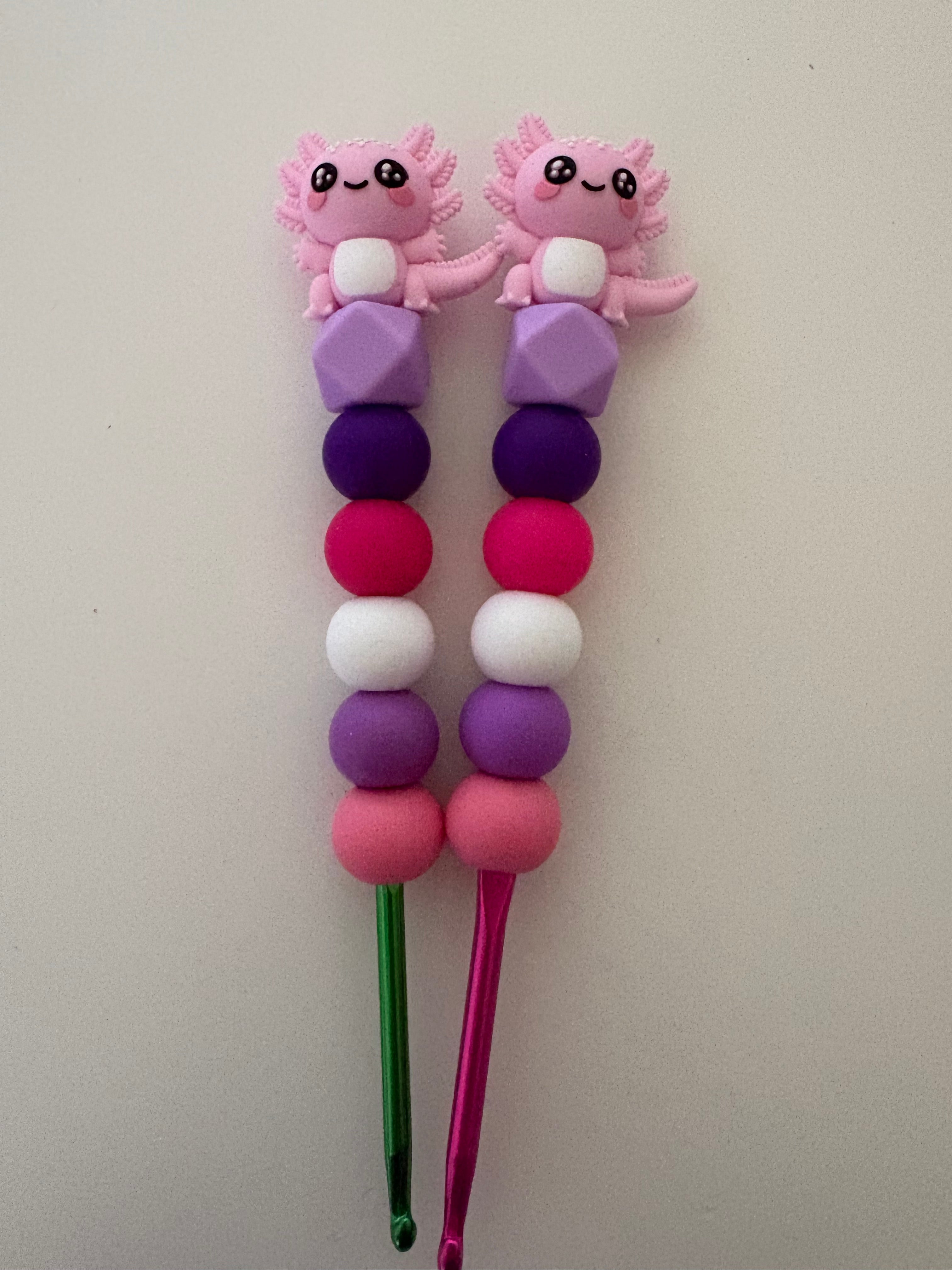 Ergonomic beaded crochet hook Axalotl