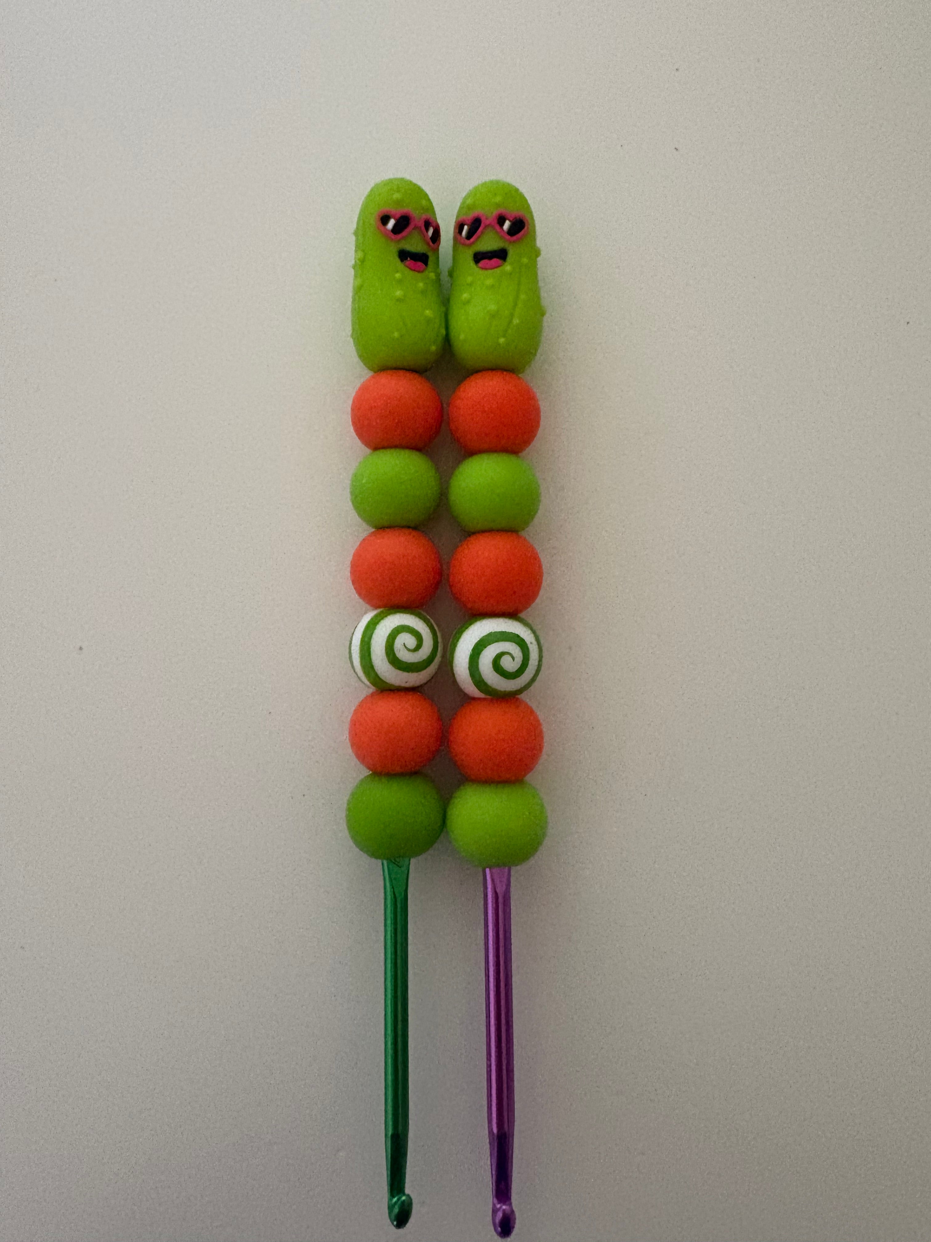 Ergonomic beaded crochet hook pickle